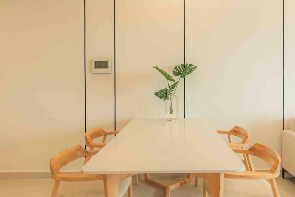 9Trip Stay In Soho Residence - 3 Bedrooms Apartment In District 1, Next To Bui Vien Walking Street - Free Saigon Nightlife Walking Tour Ho Chi Minh City Exterior photo